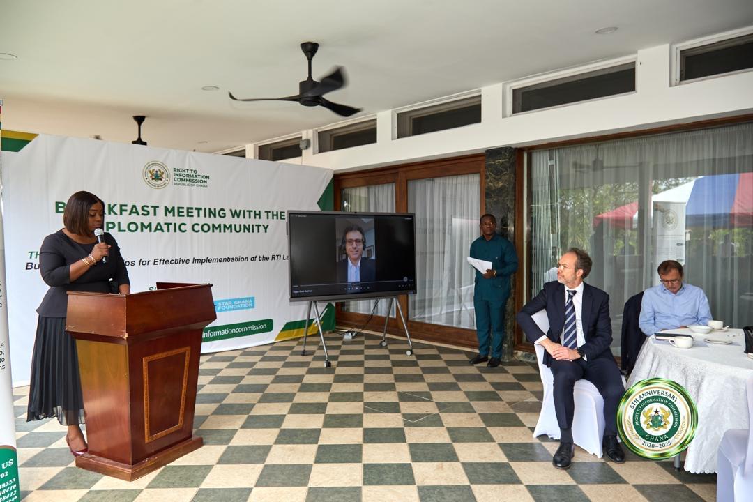 Christian Rogg 𝐑𝐓𝐈𝐂 𝐄𝐧𝐠𝐚𝐠𝐞𝐬 𝐃𝐢𝐩𝐥𝐨𝐦𝐚𝐭𝐢𝐜 𝐂𝐨𝐦𝐦𝐮𝐧𝐢𝐭𝐲 𝐨𝐧 𝐒𝐭𝐫𝐚𝐭𝐞𝐠𝐢𝐜 𝐏𝐫𝐢𝐨𝐫𝐢𝐭𝐢𝐞𝐬 – Right to ...